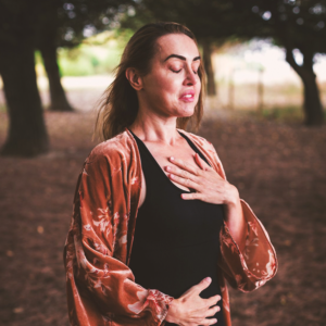 Raw Yoga Terapias Mujer